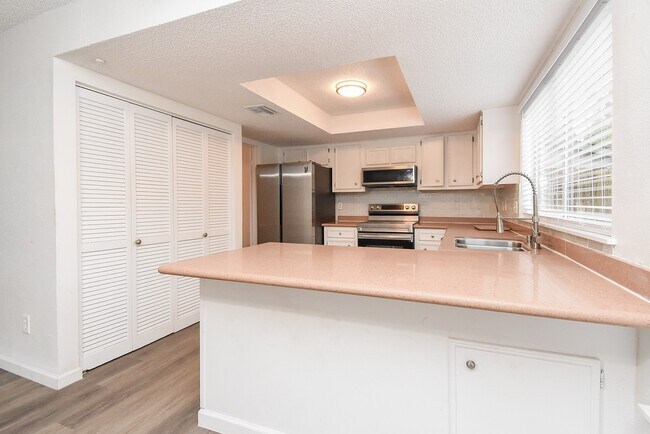 Building Photo - 7814 Candlegreen Ln