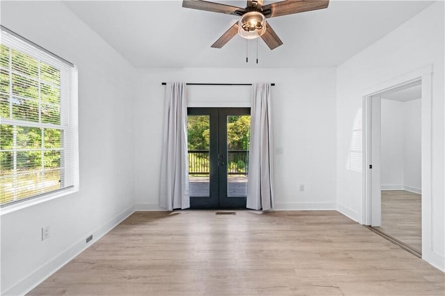 Building Photo - 1035 Astor Ave SW