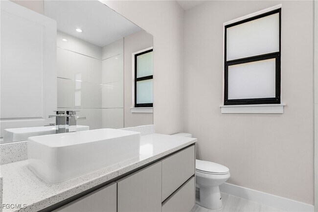 Building Photo - 1332 Desoto Blvd N