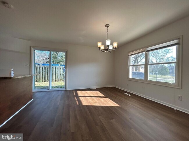 Building Photo - 7 Elk Ln