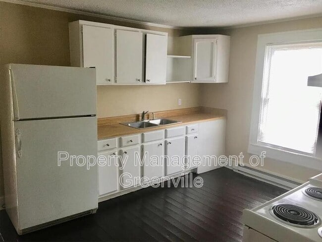 Building Photo - 420 West Ave