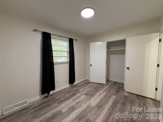 Building Photo - 201 Allison Dr