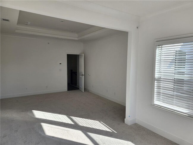 Building Photo - 404 Brodie Dr