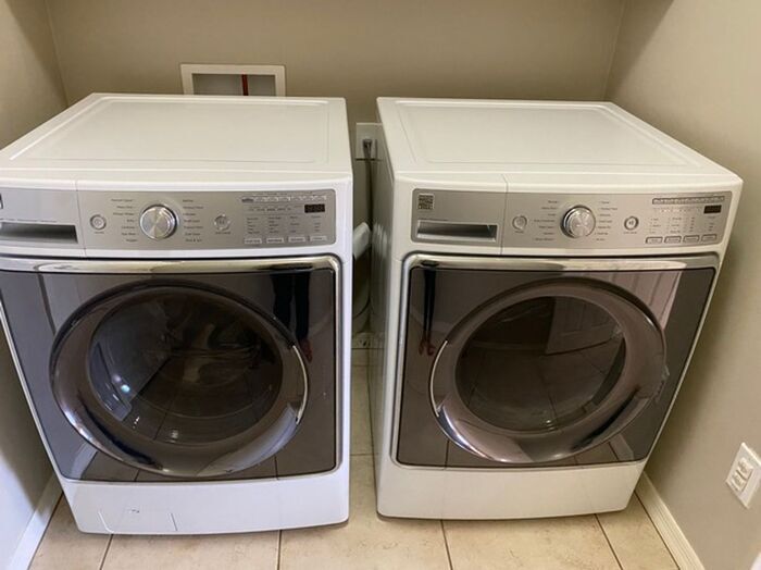 Building Photo - 3411 W Tail Feather Dr