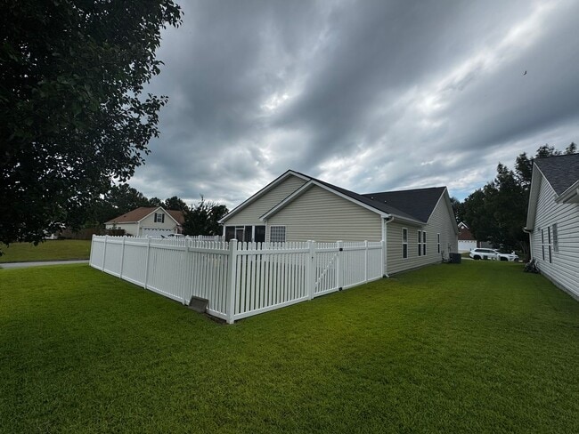 Building Photo - Carolina Pines Home