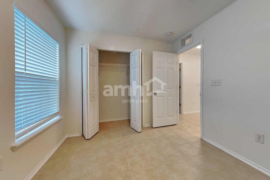Building Photo - 77088 Cobblestone Dr