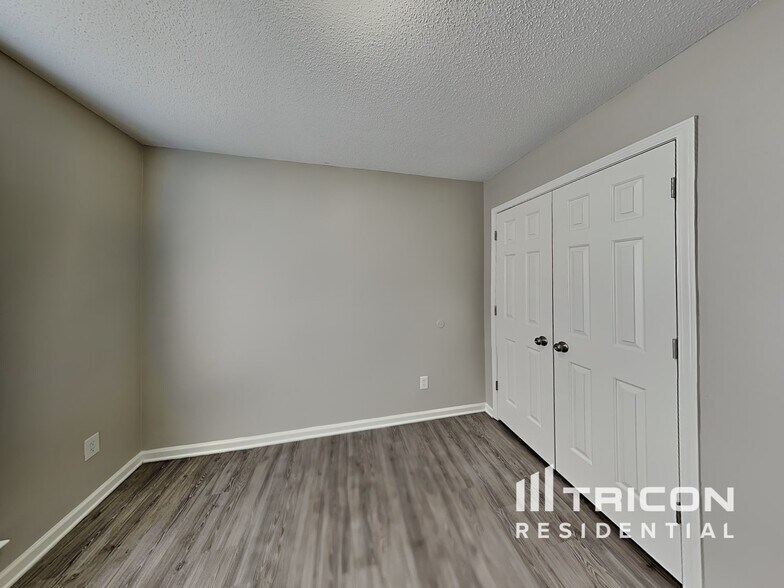 Building Photo - 4425 Fawnbrook Ave SW