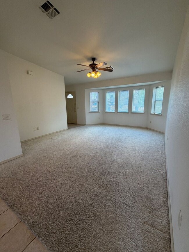 Building Photo - Beautiful Home Close to Holloman AFB