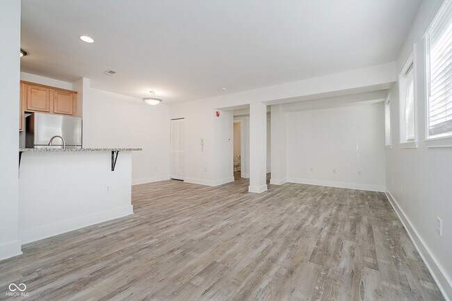 Building Photo - 420 E Ohio St