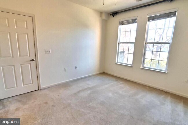 Building Photo - 21216 McFadden Square