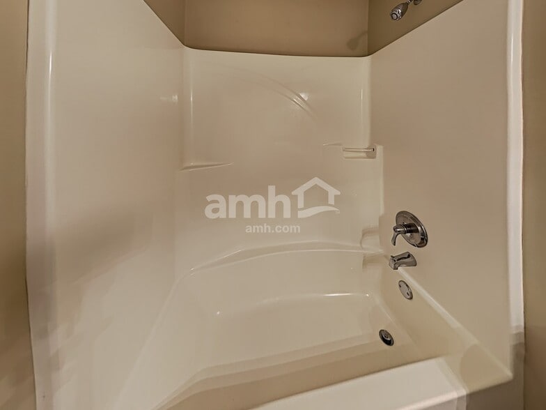 Building Photo - 7276 Burlat Ln