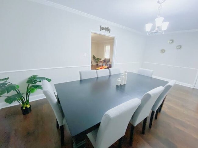 Building Photo - 12005 Greenleaf Dr SE