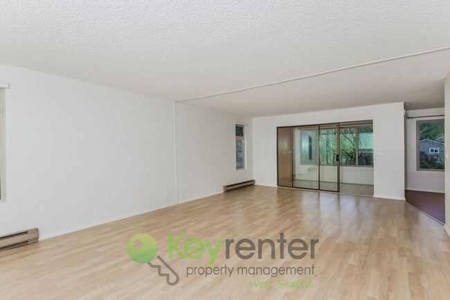 Building Photo - Stylish 2-Bed Condo with Pool & Clubhouse Access