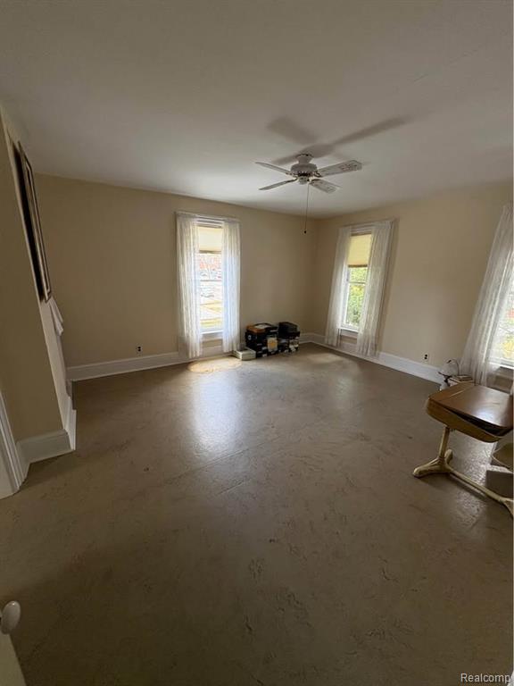 Building Photo - 426 E 4th St