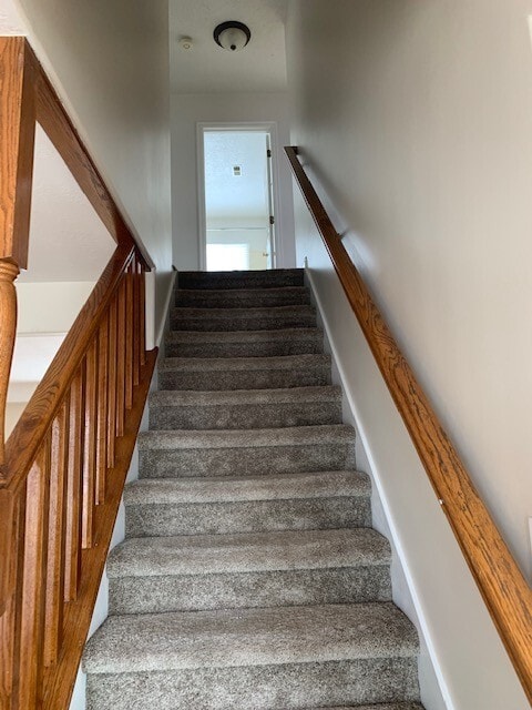 Building Photo - 5 Bedroom Home Centrally Located In Fruit ...