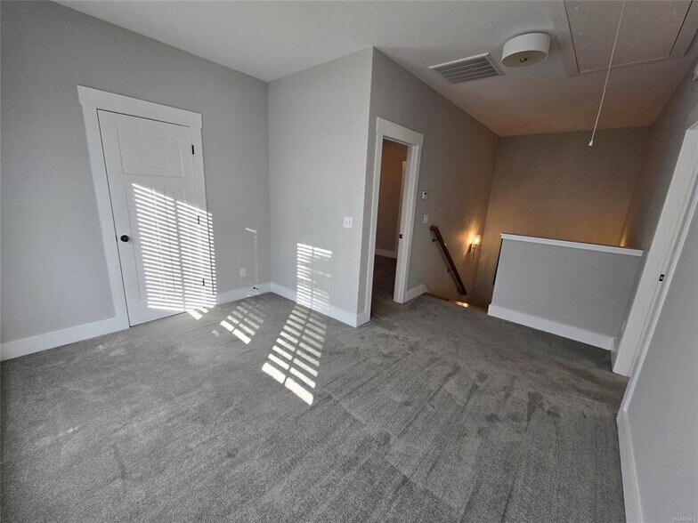 Building Photo - 61 Main St