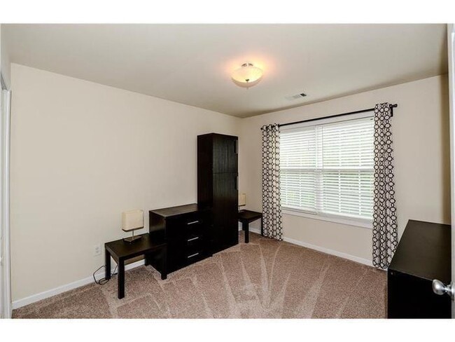 Building Photo - 2657 Cedar Dr