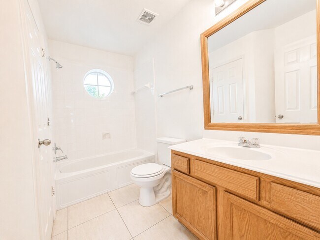 Building Photo - 7219 Brookville Ln