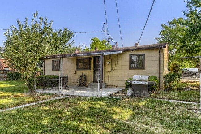 Building Photo - 5410 E Asbury Ave