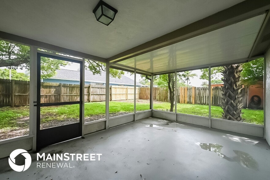 Building Photo - 7115 Moravian Dr