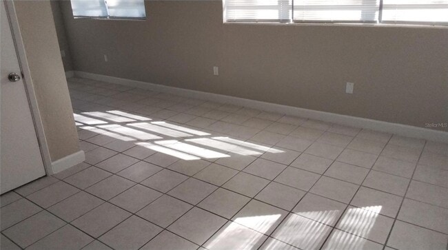 Building Photo - 327 Barbara Cir