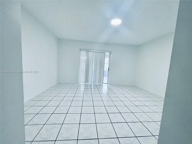 Building Photo - 5500 SW 142nd Pl