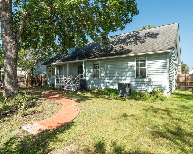 Building Photo - Modern Comfort and Convenience in Citadel ...