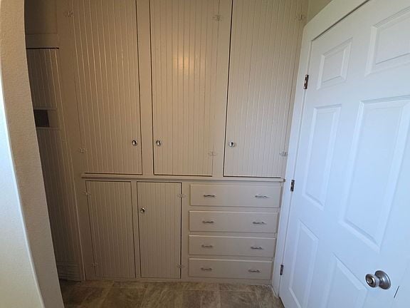 Building Photo - Charming 2 bedroom 1 bathroom home