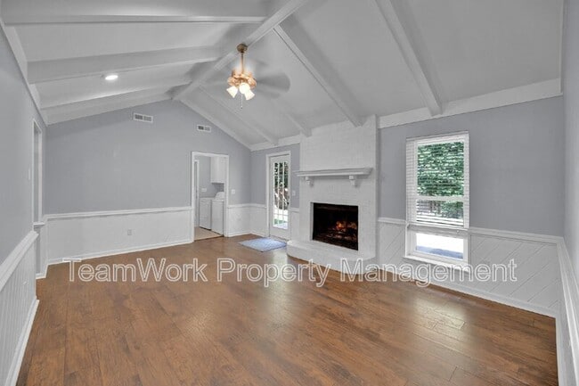 Building Photo - 2134 Vespers Dr