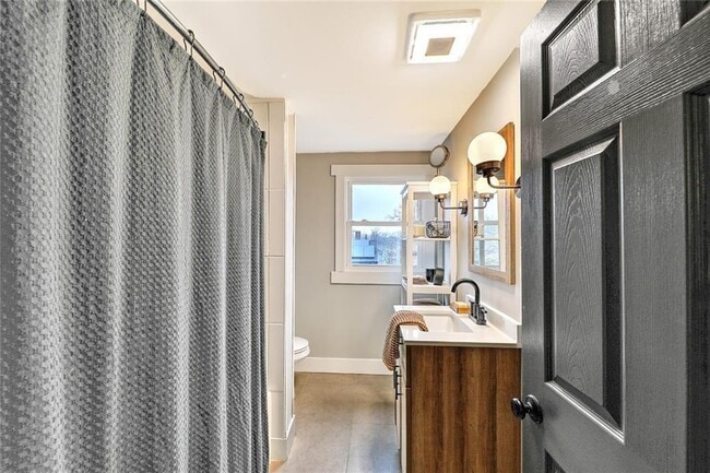 Building Photo - 73 Washburn Ave