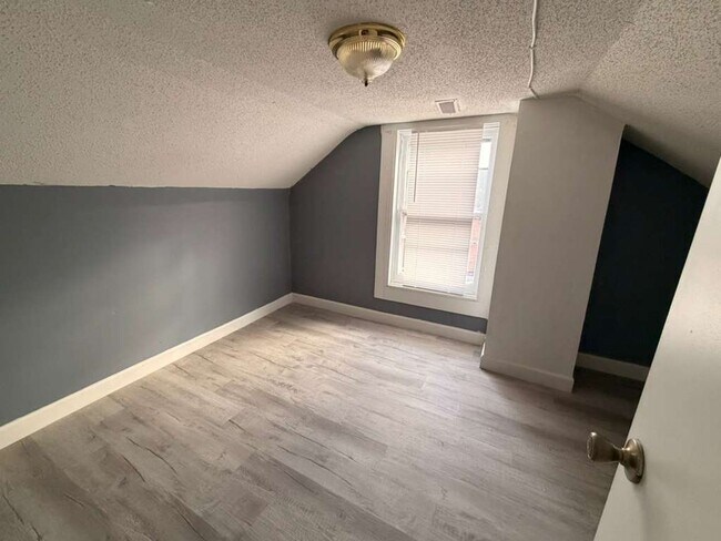 Building Photo - AVAILABLE NOW! Move-In Special Available – Free First Month’s Rent!