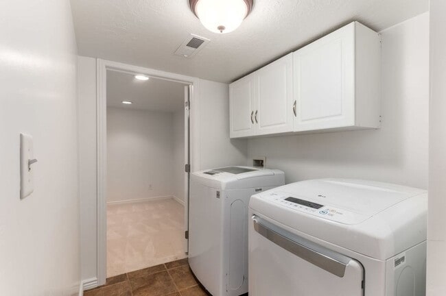 Building Photo - Great Family Home in Excellent Location!