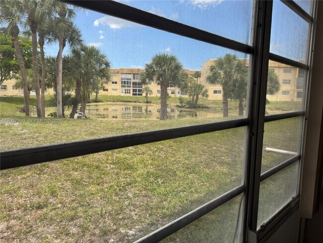Building Photo - 8325 Sunrise Lakes Blvd