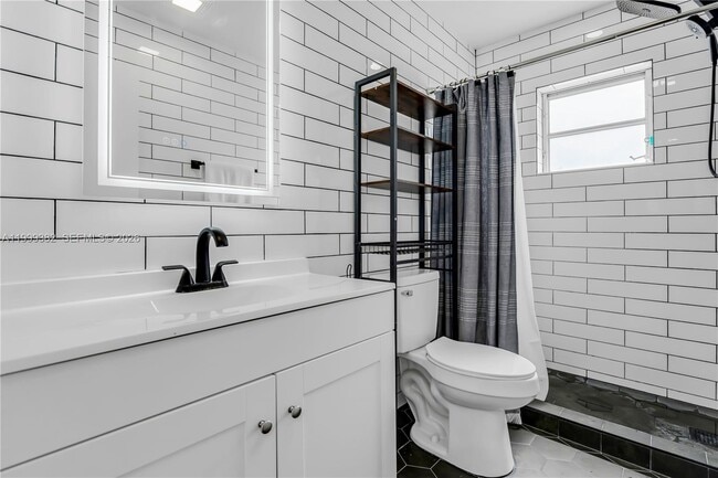 Building Photo - 5300 Washington St