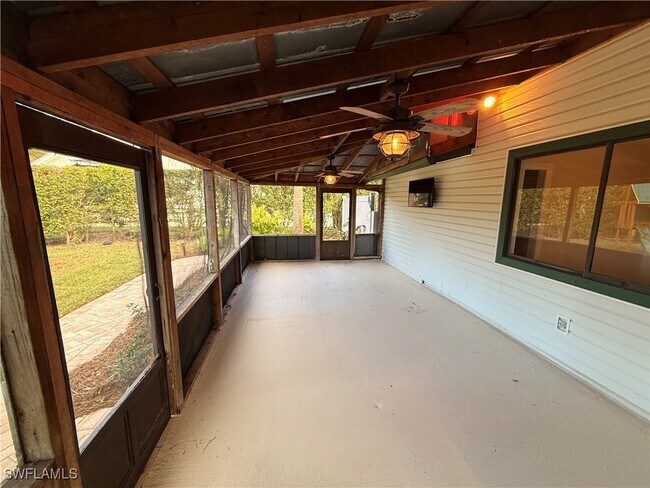 Building Photo - 5825 Dogwood Way