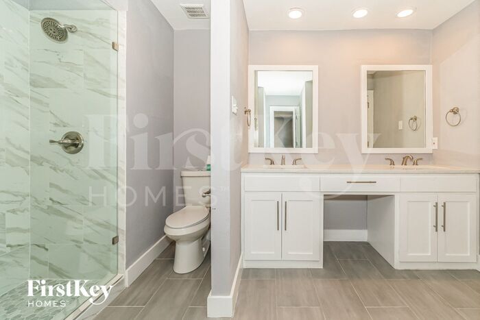 Building Photo - 2626 Fallcreek Dr