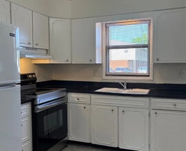 Building Photo - 4300 Eastridge Dr
