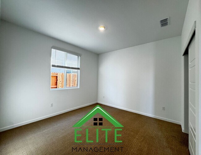 Building Photo - 8772 Oldfield Wy