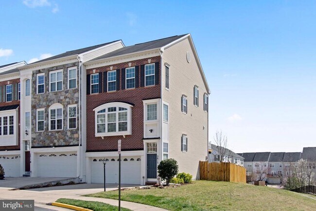 Building Photo - 2613 Glenriver Way