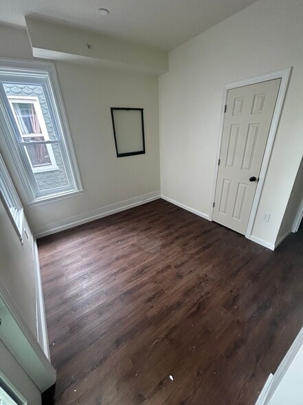 2nd bedroom w/ Juliet Balcony - fits queen/full bed - 905 W Susquehanna Ave