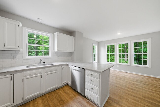 Building Photo - 201 Tonylee Ct
