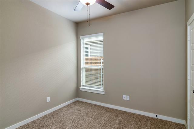 Building Photo - 636 Harvest Moon Dr