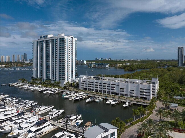 Building Photo - 17111 Biscayne Blvd