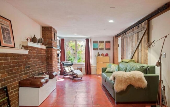 Building Photo - 1471 McAllister St