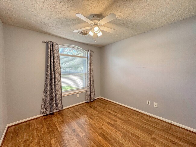 Building Photo - 3506 Deerbrook Ct