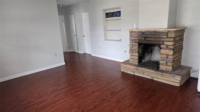 Building Photo - 315 Shore Rd