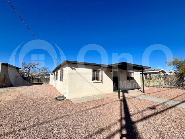Building Photo - 1416 S Highland Ave