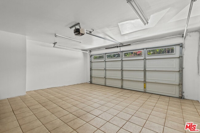 Building Photo - 2646 Rinconia Dr