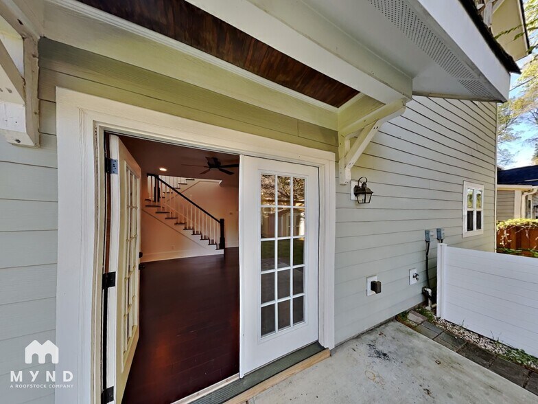 Building Photo - 1837 Umstead St