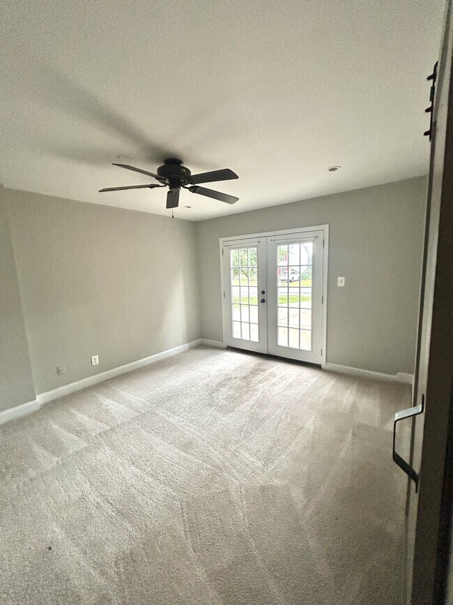 Building Photo - 10517 Bent Tree Dr